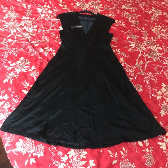 *NWT* BCBGMaxAzria Black Cap-Sleeve V-Neck A-Line Dress - Size XXS - Picture 6 of 15